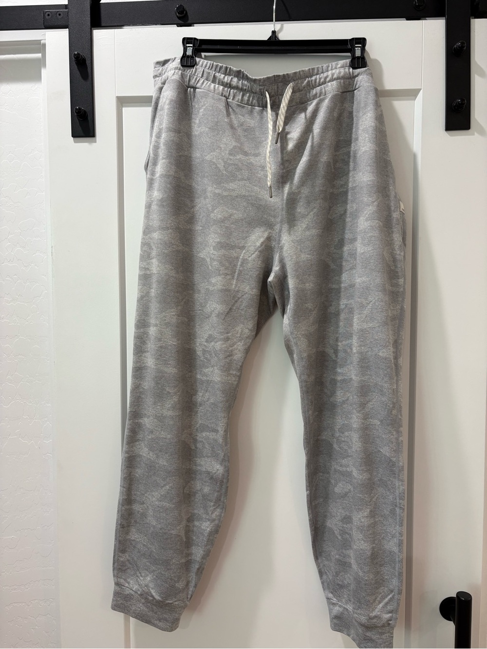 Never Worn Vuori Light Gray Camo Jogger Sweatpants
